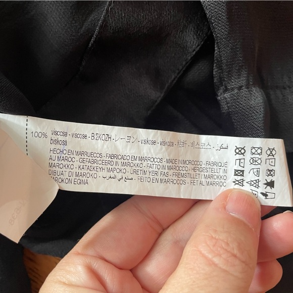 Zara Women’s Black Short Sleeve V-Neck Collared Blouse Rounded Hem Size Medium - Picture 14 of 14